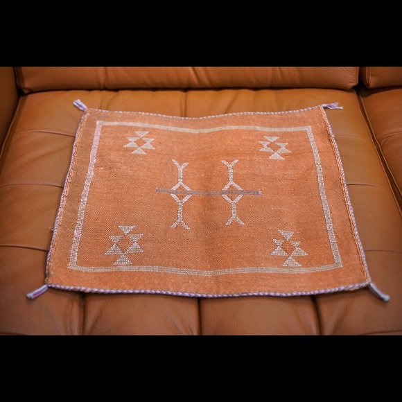 Moroccan Kilim Woven Berber Cactus Silk Pillow - Picture 3 of 4